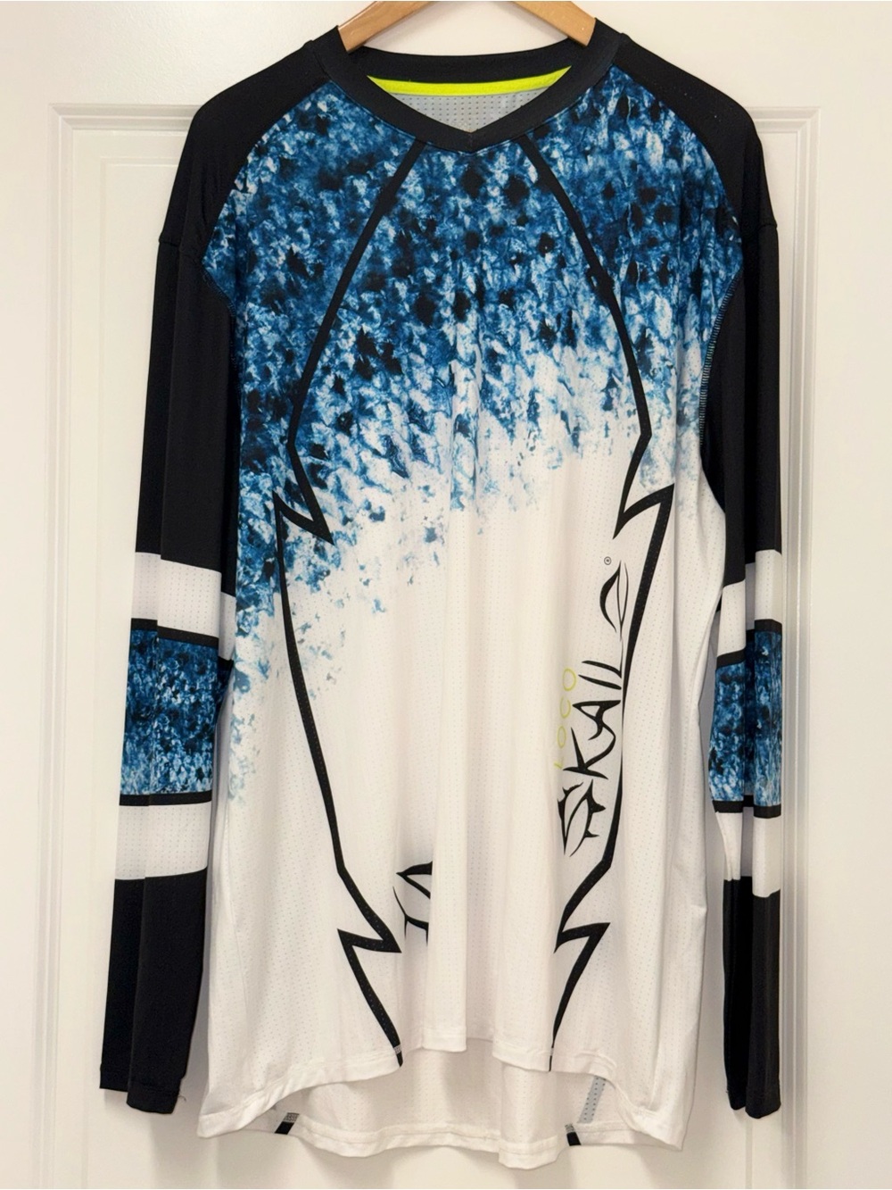 Loco Skailz Men’s 2XL Ocean Blue White Long Sleeve Performance Fishing Shirt